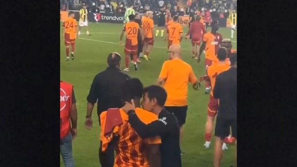 Foto - Derbi sonunda Batshuayi'nin hareketleri dikkat çekti: Yanına giden isim ona ne dedi?