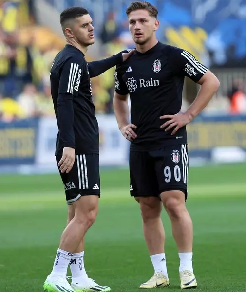 Foto - Derbi tarihinde bir daha kolay kolay yaşanmaz... Fenerbahçe tribünlerinden sürpriz hareket!