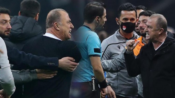 Derbide Fatih Terim çıldırdı! Hakeme söylediği sözler ortaya çıktı