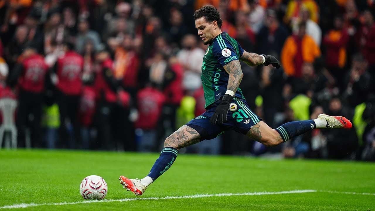Foto - Derbide Fenerbahçelilerin alkışladığı tek bir oyuncu oldu...