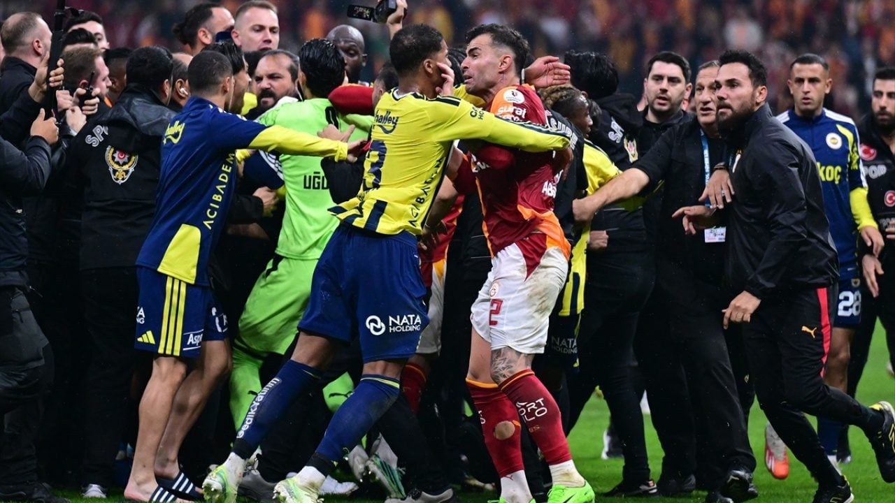 Foto - Derbide ortalık karışmıştı! Hukukçu isim Kerem'e 10 maç ceza istedi