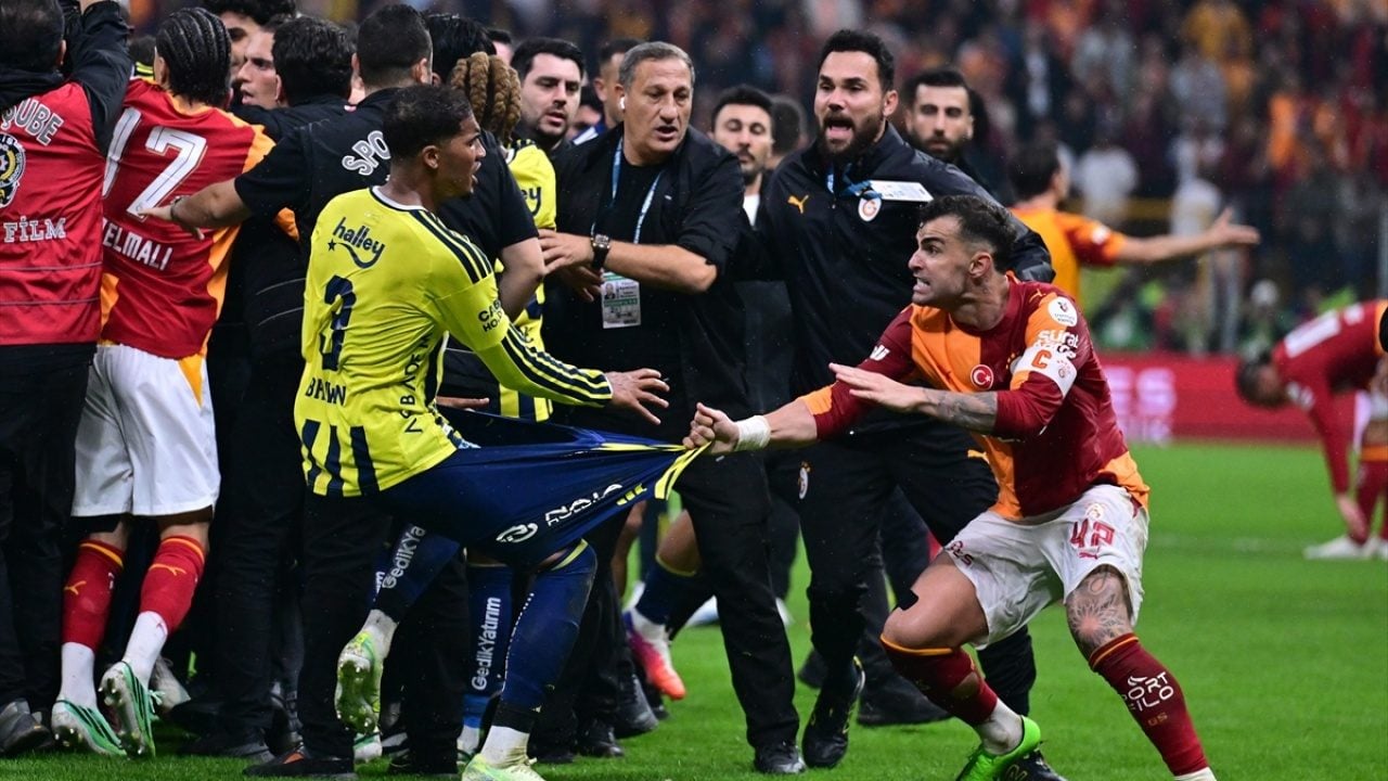 Foto - Derbide ortalık karışmıştı! Hukukçu isim Kerem'e 10 maç ceza istedi