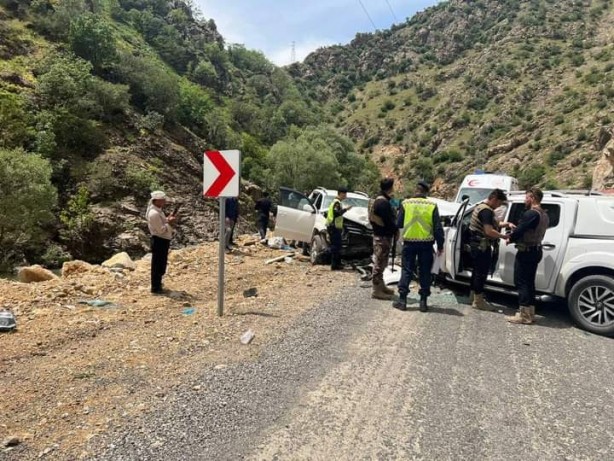 Foto - Kaymakamın içinde bulunduğu makam aracı kaza yaptı! Yaralılar var