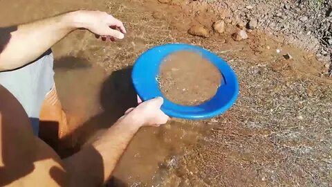 Foto - Dereden haftada 13 gram altın topluyor