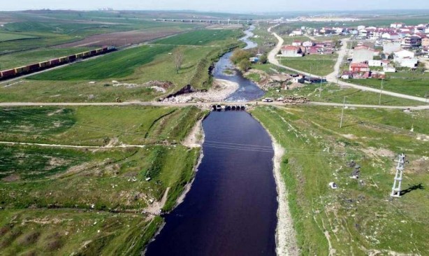 Foto - Dereden korkanlar evlerini terk ediyor