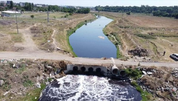 Foto - Dereden korkanlar evlerini terk ediyor