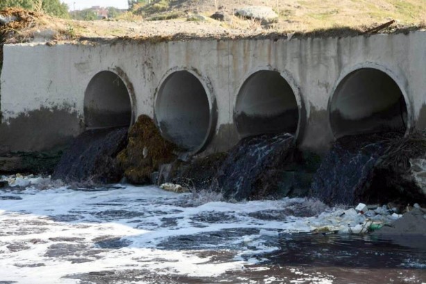 Foto - Dereden korkanlar evlerini terk ediyor