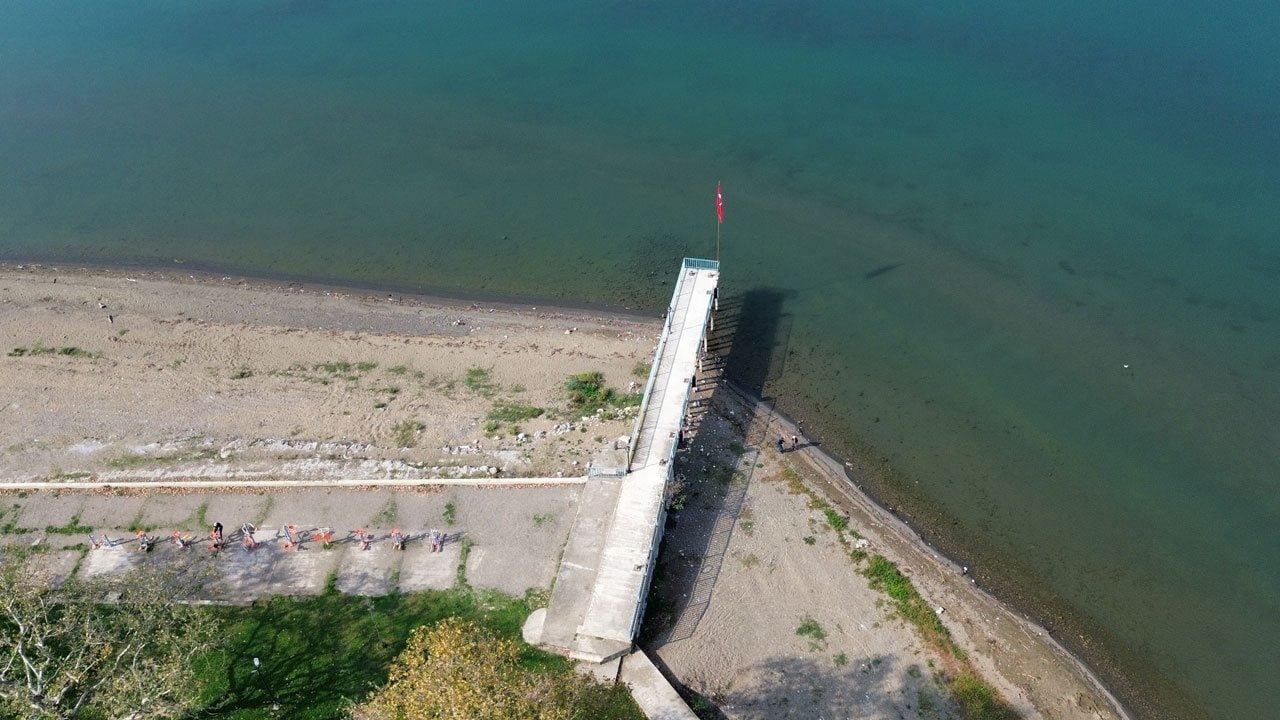 Foto - Dereler taştı ama İznik Gölü çekilmeye devam ediyor! Vatandaşların aklında tek soru: Sular nereye gidiyor?