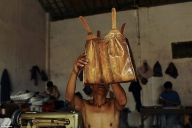 Foto - Deri ürünler işte böyle üretiliyor