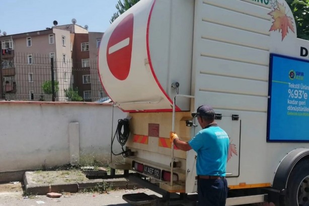 Foto - Derince'de çöp konteynerleri yıkanıyor