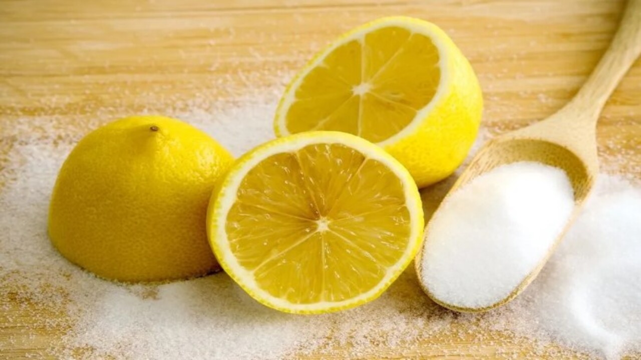 Foto - Derinlemesine temizliyor! İşte tahta kaşıkları ilk günkü gibi yapmanın yöntemi