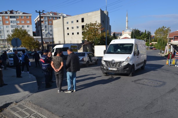 Derse yetişmeye çalışan öğrenciler ölümden döndü