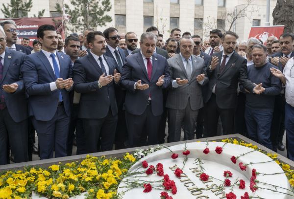 Destici efsane başkanı unutmadı