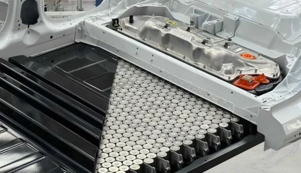 Foto - Detayları paylaşıyoruz! Elektrikli otomobillerin batarya-pil değişim ücreti ne kadar? Bataryaların ömürleri kaç yıl? 