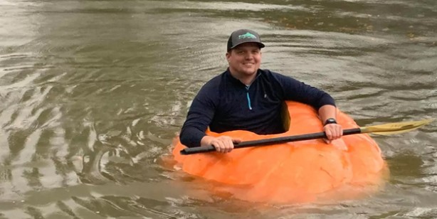 Foto - Dev balkabağına bindi! Nehirde 61 kilometre kürek çekti