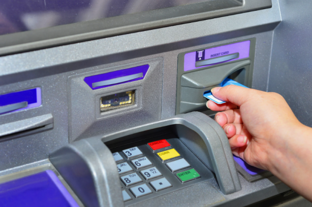 Foto - Dev banka 1800 şubesini bir anda kapatma kararı aldı! Müşterileri koşa koşa bankaya gidiyor