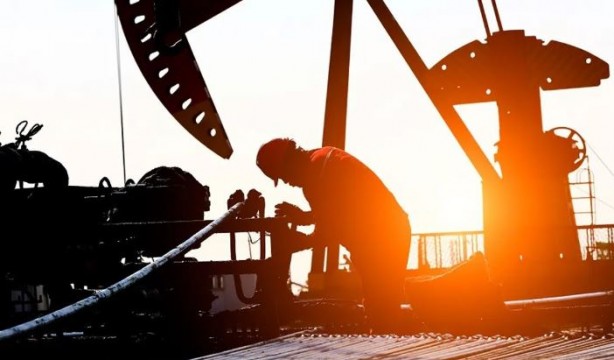 Foto - Dev bankadan 2024 petrol tahmini