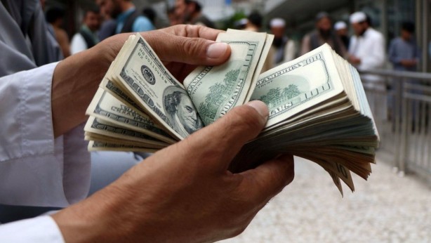 Dev bankalar peş peşe dolar tahminini ilan etti! Dolar alacak ve satacaklar dikkat