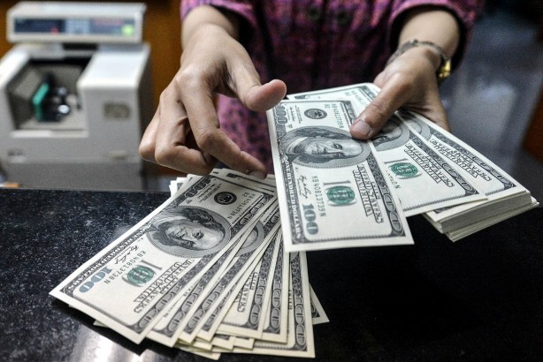 Foto - Dev bankalar peş peşe dolar tahminini ilan etti! Dolar alacak ve satacaklar dikkat