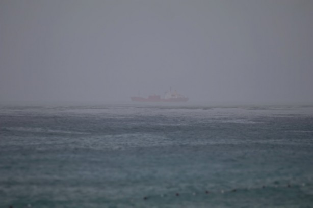 Foto - Dev dalgalar kuleleri domino taşı gibi devirdi