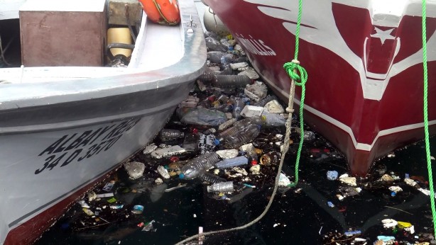 Foto - Dev dalgaların ardından Avcılar sahili çöplüğe dönüştü 