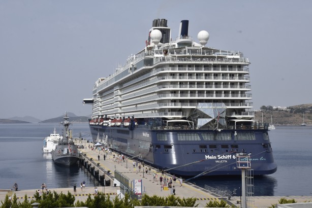 Foto - Dev gemi Bodrum'da