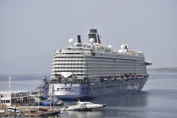 Foto - Dev gemi Bodrum'da