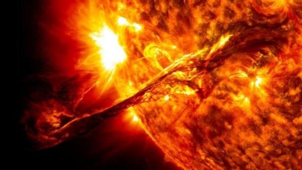 Dev güneş fırtınası dünyaya çarpacak: İnternet ve elektrikte büyük tehlike