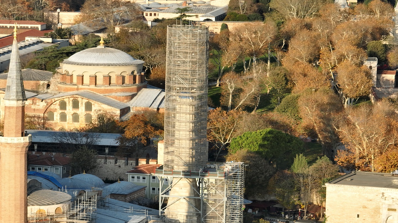 Dev iskele kuruldu! Ayasofya tarihi güzelliğine kavuşuyor