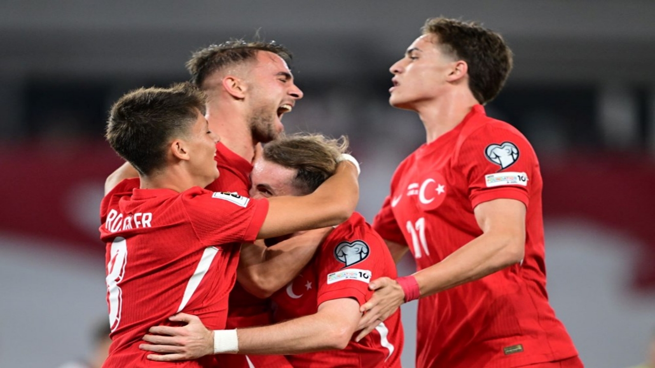 Foto - Dev karşılaşma için geri sayım başladı! Türkiye-İspanya maçı şifresiz kanalda