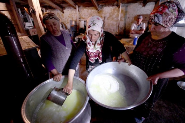 Foto - Dev kazanlar çeçil peyniri için yakıldı