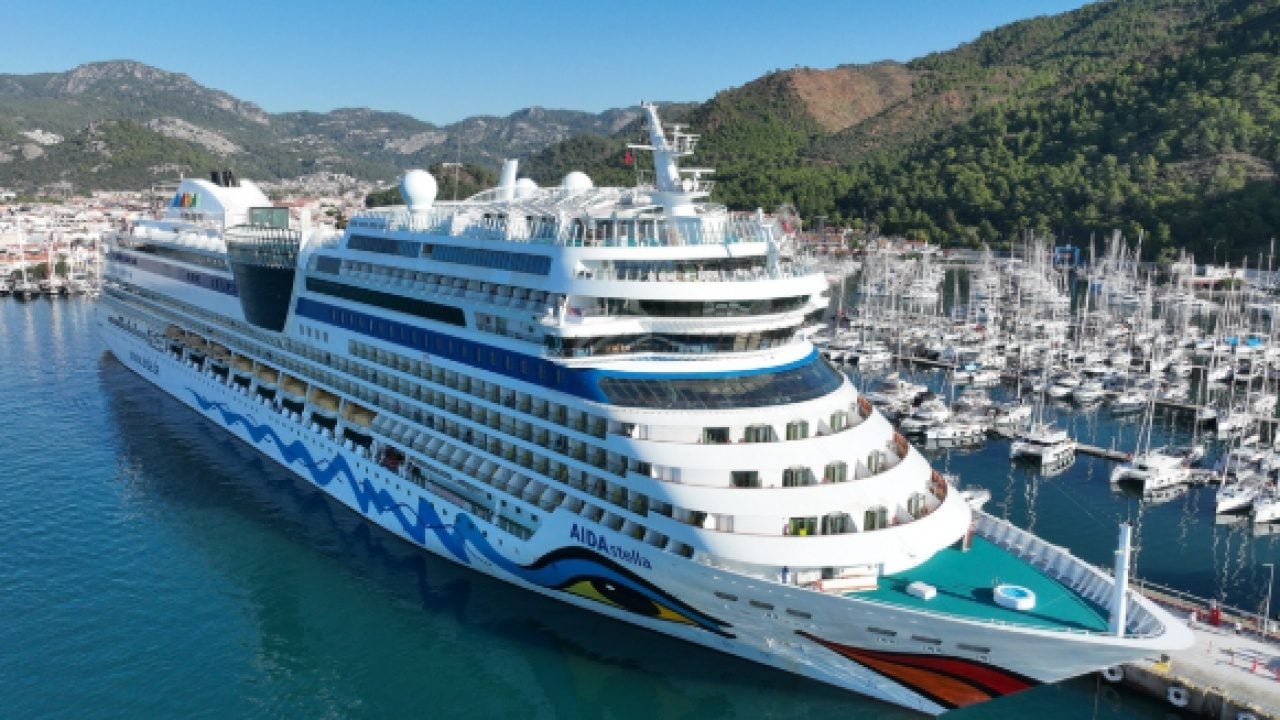 Foto - Dev kruvaziyer gemisi Marmaris'te: Limana 2 bin 370 turist getirdi