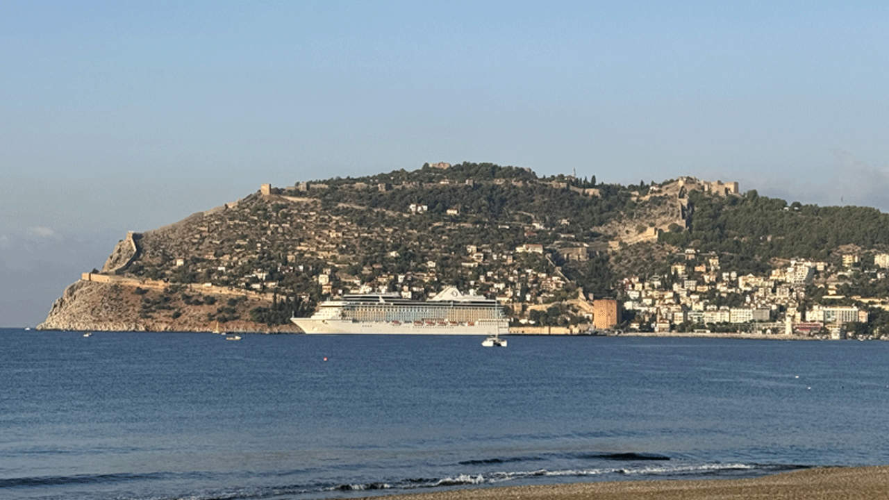 Foto - Dev kruvaziyer Türkiye'de