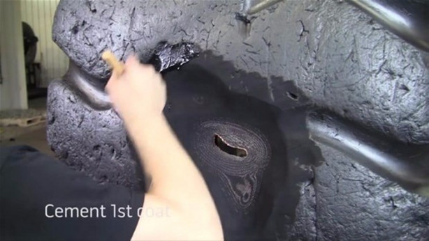 Foto - Dev lastiği böyle tamir ediyor!