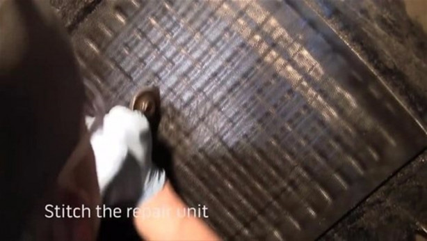 Foto - Dev lastiği böyle tamir ediyor!