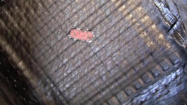 Foto - Dev lastiği böyle tamir ediyor!