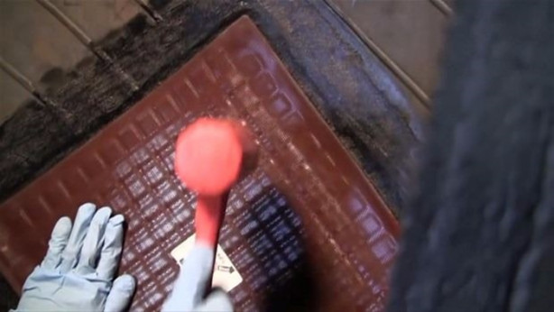 Foto - Dev lastiği böyle tamir ediyor!