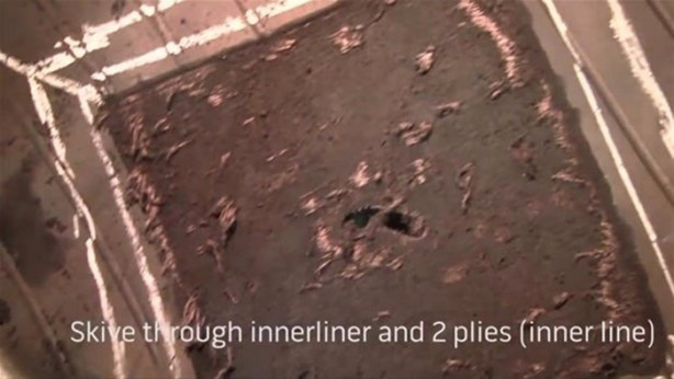 Foto - Dev lastiği böyle tamir ediyor!