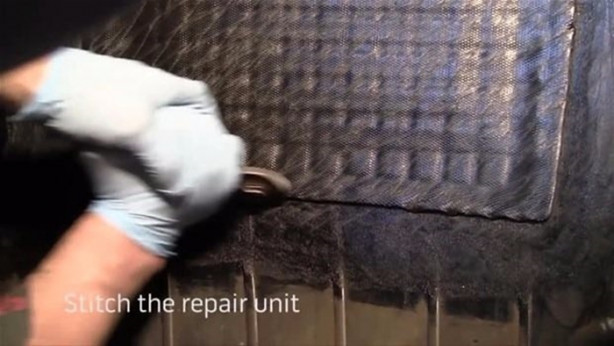 Foto - Dev lastiği böyle tamir ediyor!