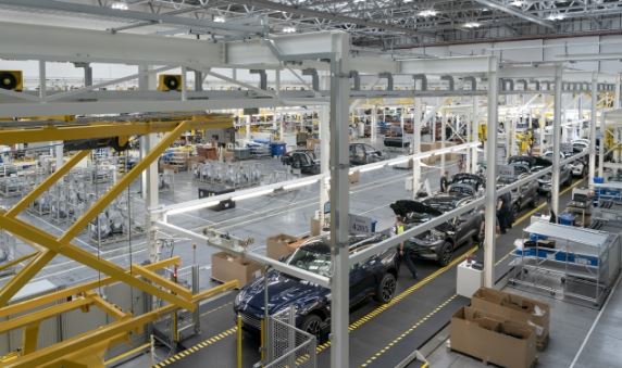 Dev otomobil markasından radikal karar!