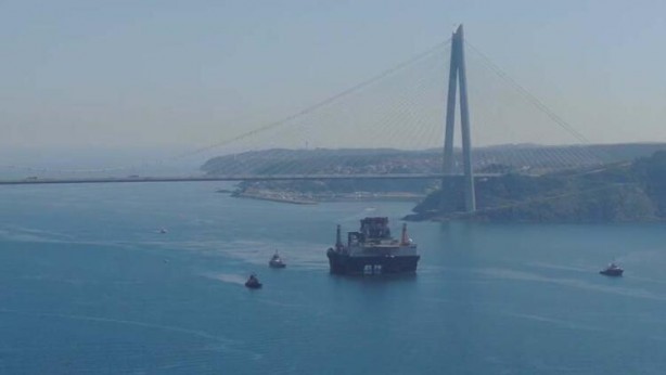 Foto - Dev petrol gemisi Boğaz'dan geçti