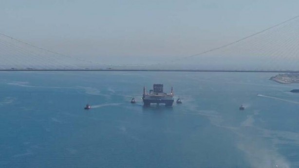 Foto - Dev petrol gemisi Boğaz'dan geçti