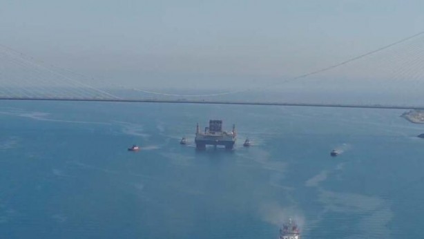 Foto - Dev petrol gemisi Boğaz'dan geçti
