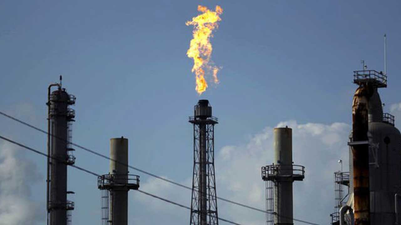 Foto - Dev petrol keşfi! 2 milyar varili geçen rezerv bulundu, yerin altı petrol kaynıyor