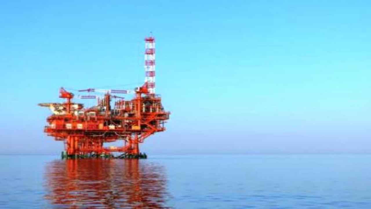 Foto - Dev petrol rezervi keşfedildi! Her yerden fışkırmaya başladı