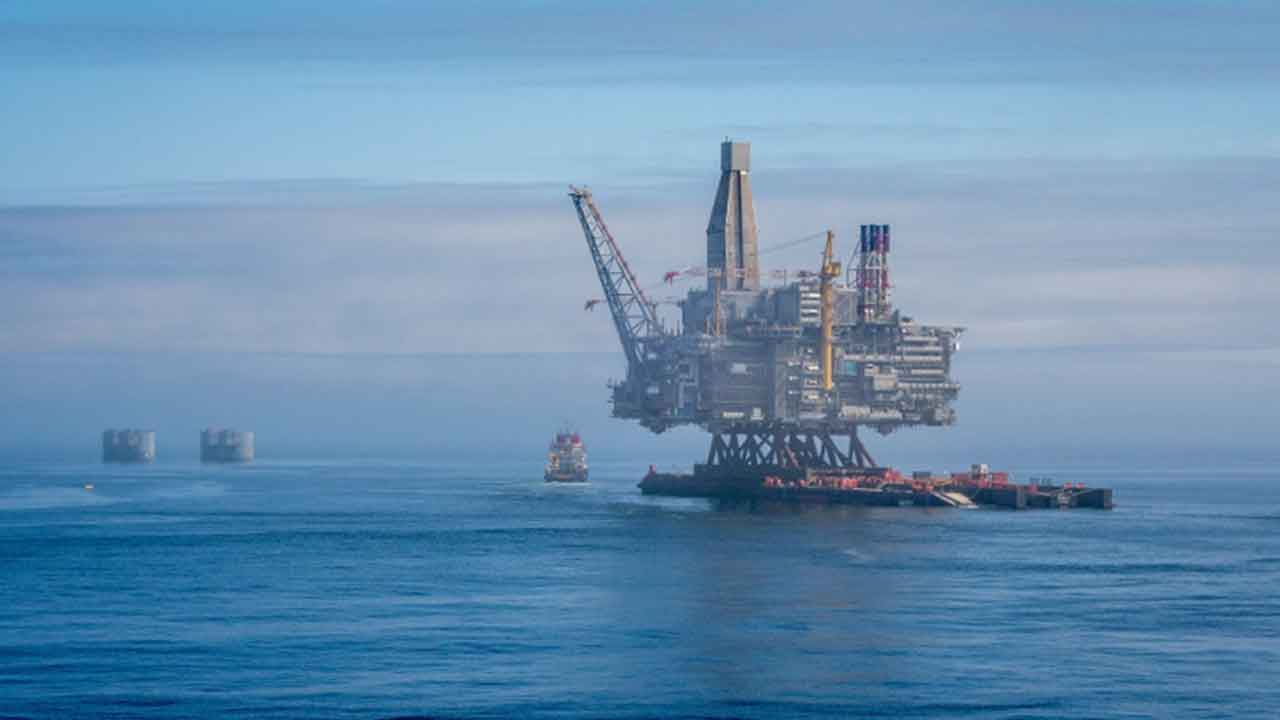 Foto - Dev petrol rezervi keşfedildi! Her yerden fışkırmaya başladı