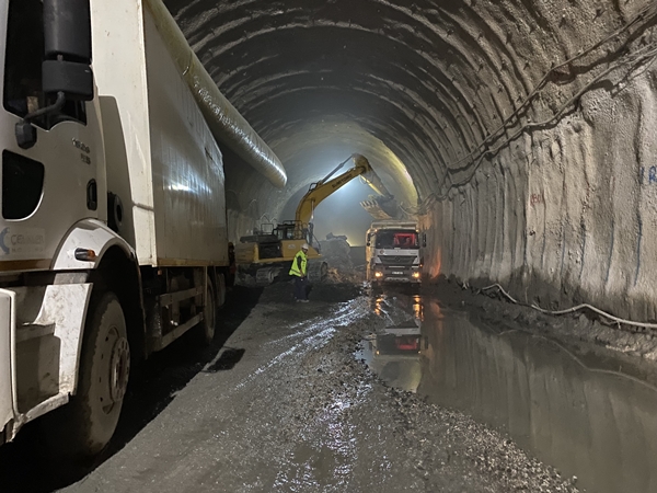 Foto - Dev projede çalışmalar tam gaz devam! 1.5 saatlik yol 30 dakikaya inecek