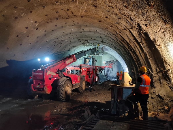 Foto - Dev projede çalışmalar tam gaz devam! 1.5 saatlik yol 30 dakikaya inecek