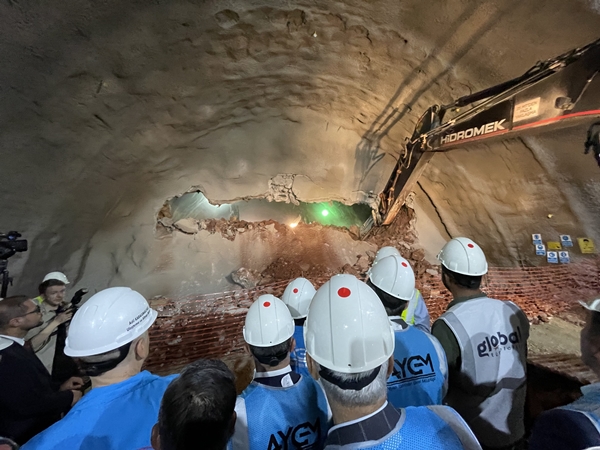 Foto - Dev projede ışık göründü... Süre 2 saat 15 dakikaya inecek!
