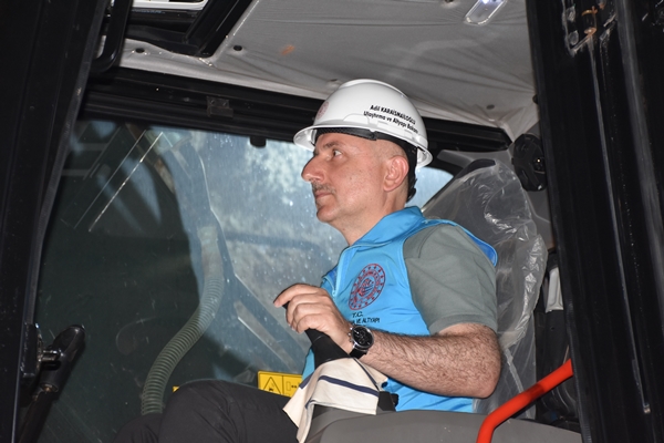 Foto - Dev projede ışık göründü... Süre 2 saat 15 dakikaya inecek!